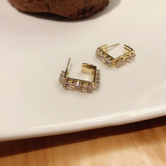 Square Flash Diamond Light Luxury Earrings