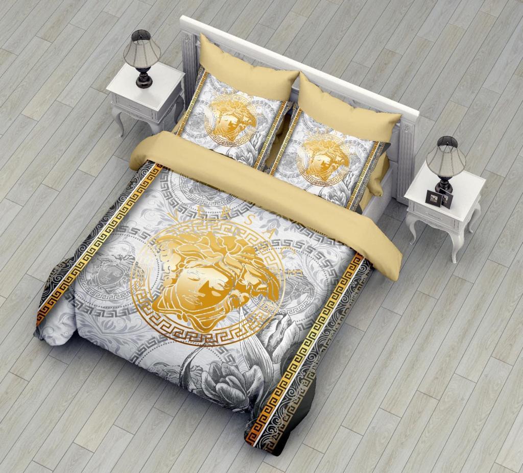 Classy Versace Bedsheet With Duvet And Pillow Cases