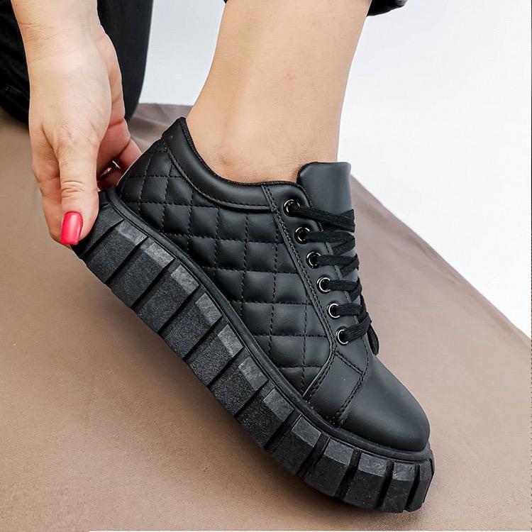 Solid Color Lace-up Flat Sneakers