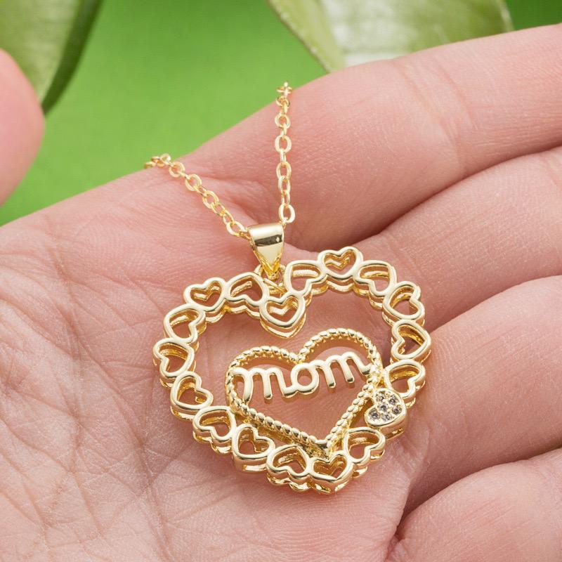 Fashion Letter Mom Heart-shaped Copper 18k Gold-plated Inlaid Zircon Necklace