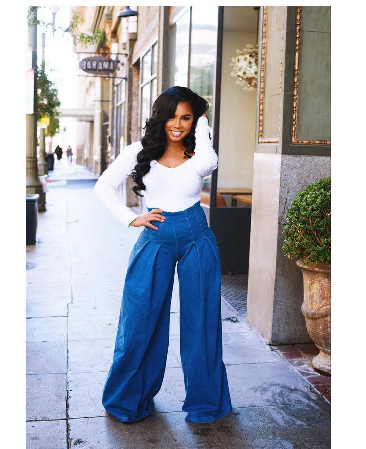 Wide-leg Pleated High-waist Jeans