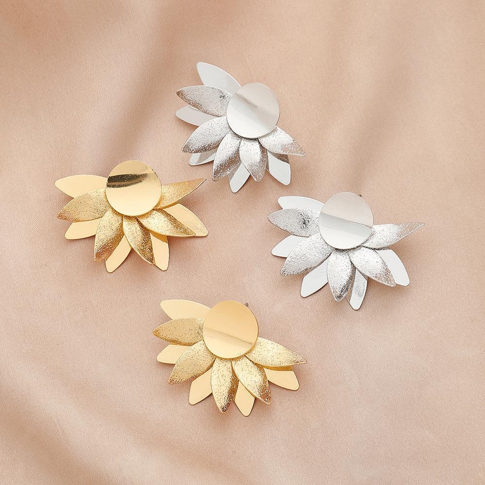 Fashion Lotus Sweet Gold-plated Petal Frosted Flower Metal Earrings Women