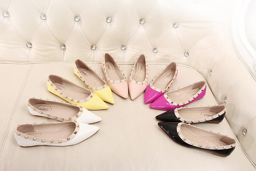 European And American Rivet Pointed Anti-wolf Shoes