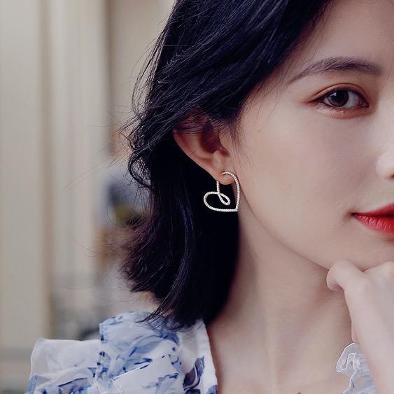 Fashion Asymmetric Rhinestone Heart-shaped Alloy Stud Earrings